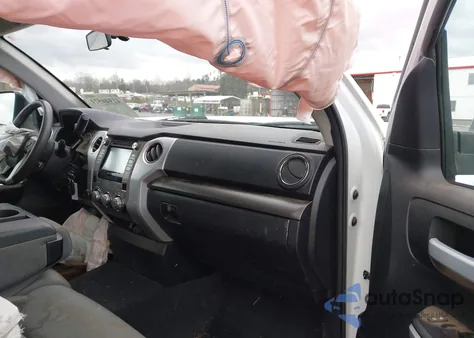 2017 Toyota Tundra Sr5 5.7L V8 z USA, uszkodzony, nr VIN 5TFUY5F12HX602084